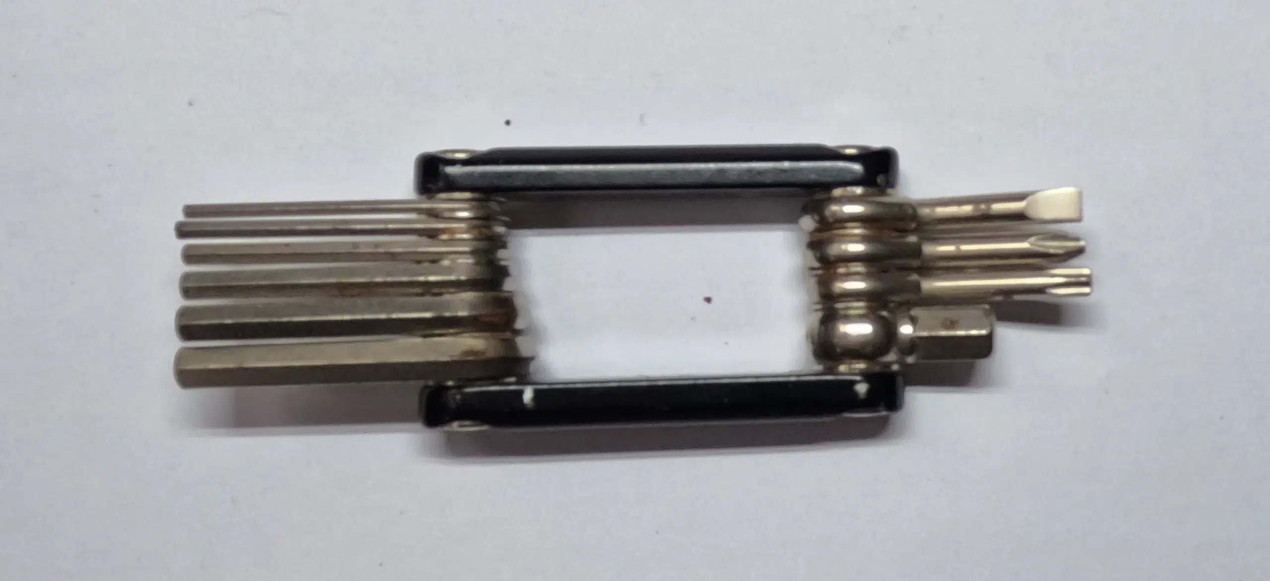 5 Tools Every New Cycle Commuter will Regret Not Carrying 2 Multi tool with attachments out